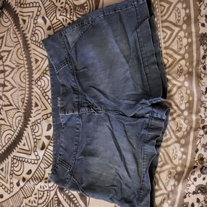 Womens Apt. 9 denim shorts size 18